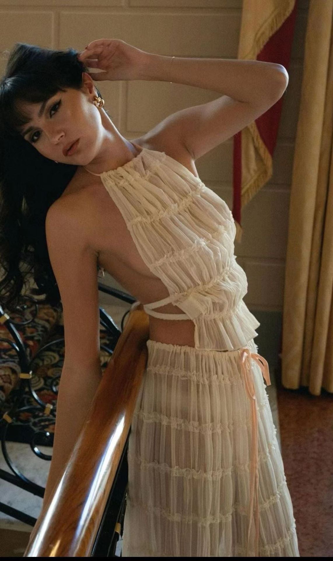 2pcs Women's Dress Suit Sleeveless Backless Cropped Halter Top And Pleated L ong Skirt Beach Clothing